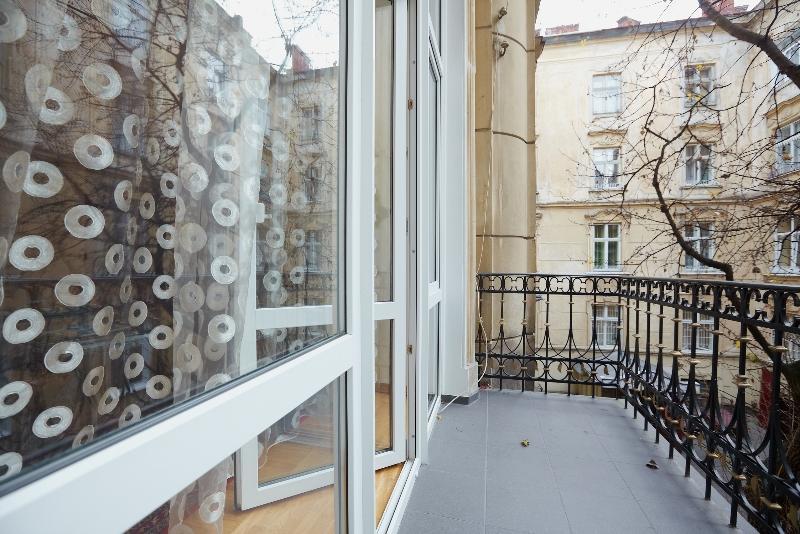Apartments On Doroshenka 19 Lviv Buitenkant foto